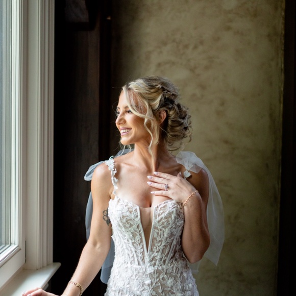 Luxury, designer wedding gown for sale! - Picture 3 of 16